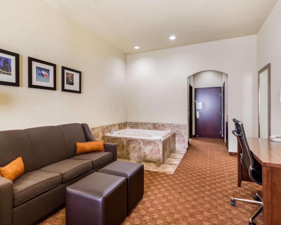 וובסטר Comfort Suites Near Nasa - Clear Lake מראה חיצוני תמונה